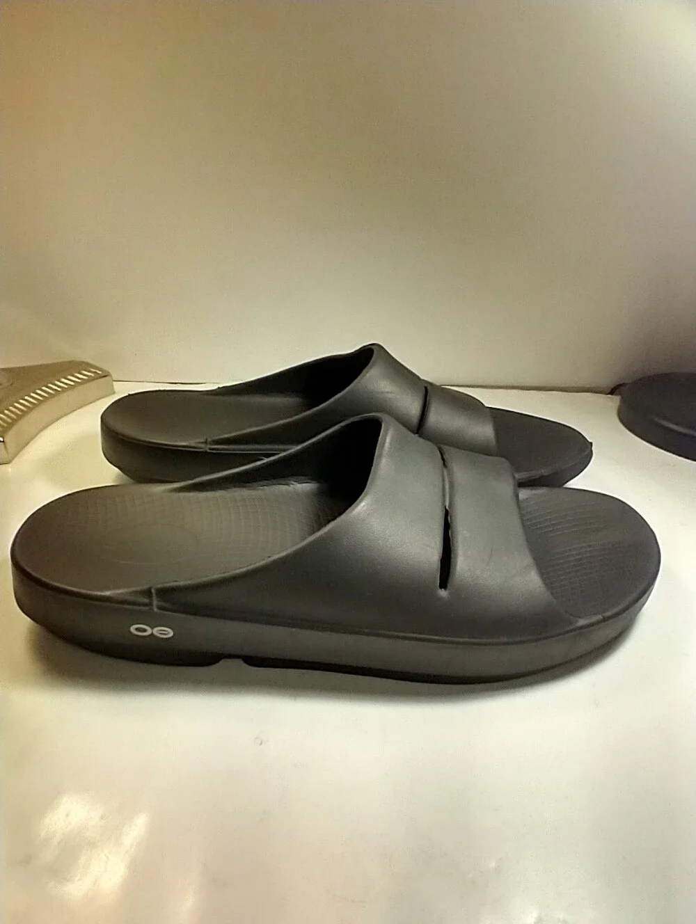 Oofos Ooahh Black Recovery Slide Comfort Sandals Men's sz 12.